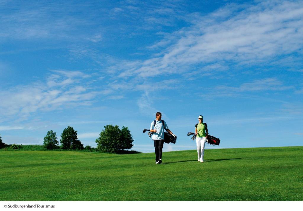 Hosté ubytování Golf & Thermenland Sonnenpension Frühstückshotel Burgauberg Stegersbach