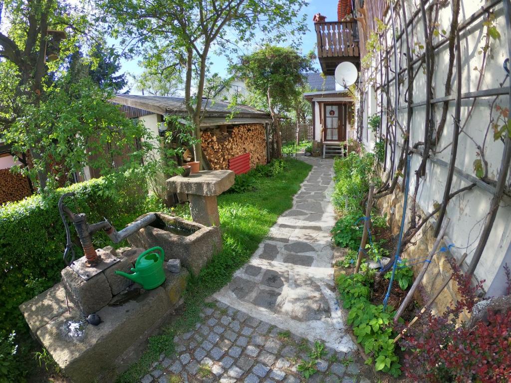 Κήπος έξω από το Ferienwohnung zur Schmiede
