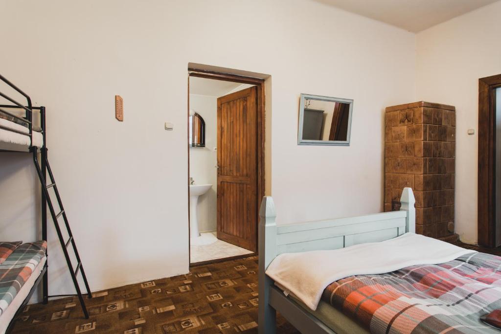 Stara Szkoła - Quadruple Room With Private Bathroom