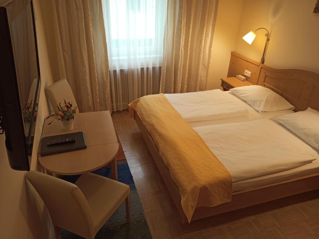 Postel nebo postele na pokoji v ubytování Adlerhof