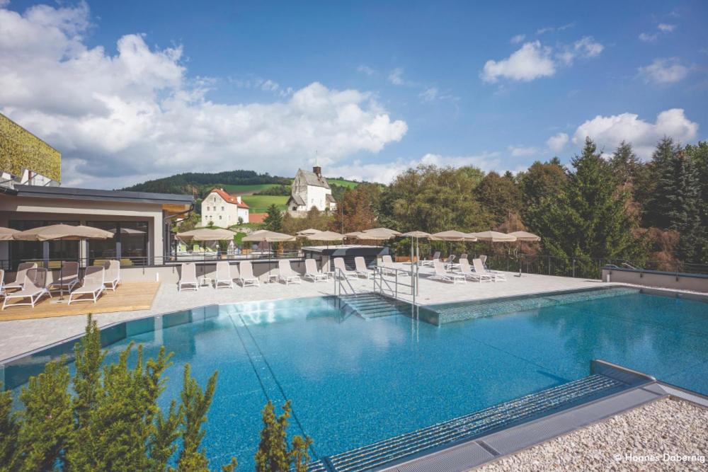 Bazén v ubytování VitalZeit Hotel Weber nebo v jeho okolí