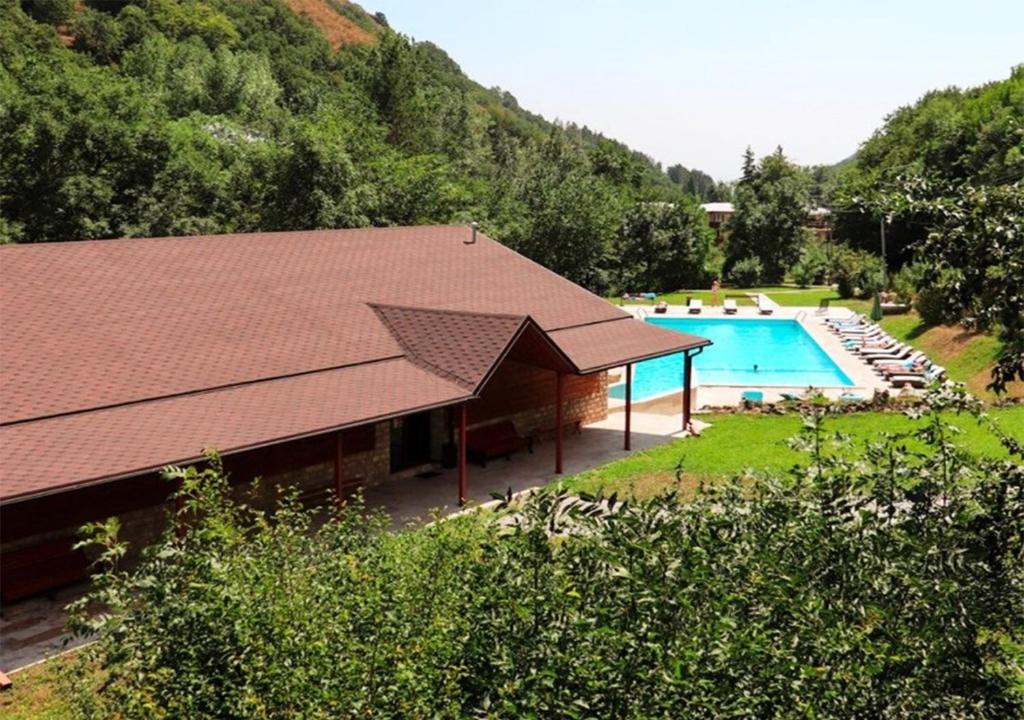 Bazén v ubytování Apricot Aghveran Resort nebo v jeho okolí