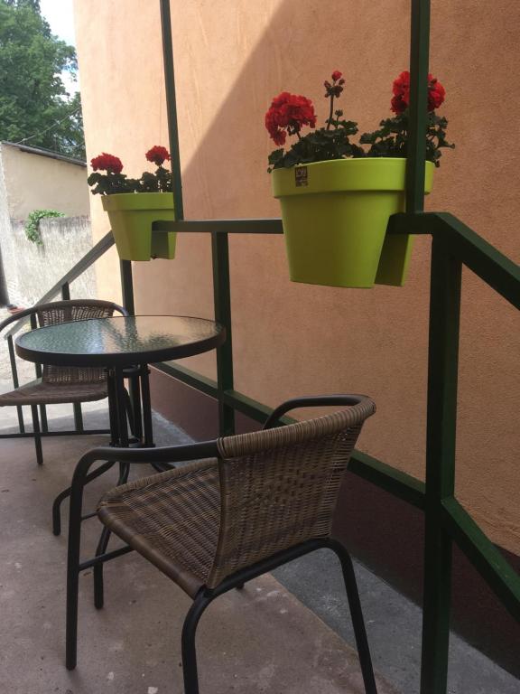 Balkón alebo terasa v ubytovaní Móra apartmanház