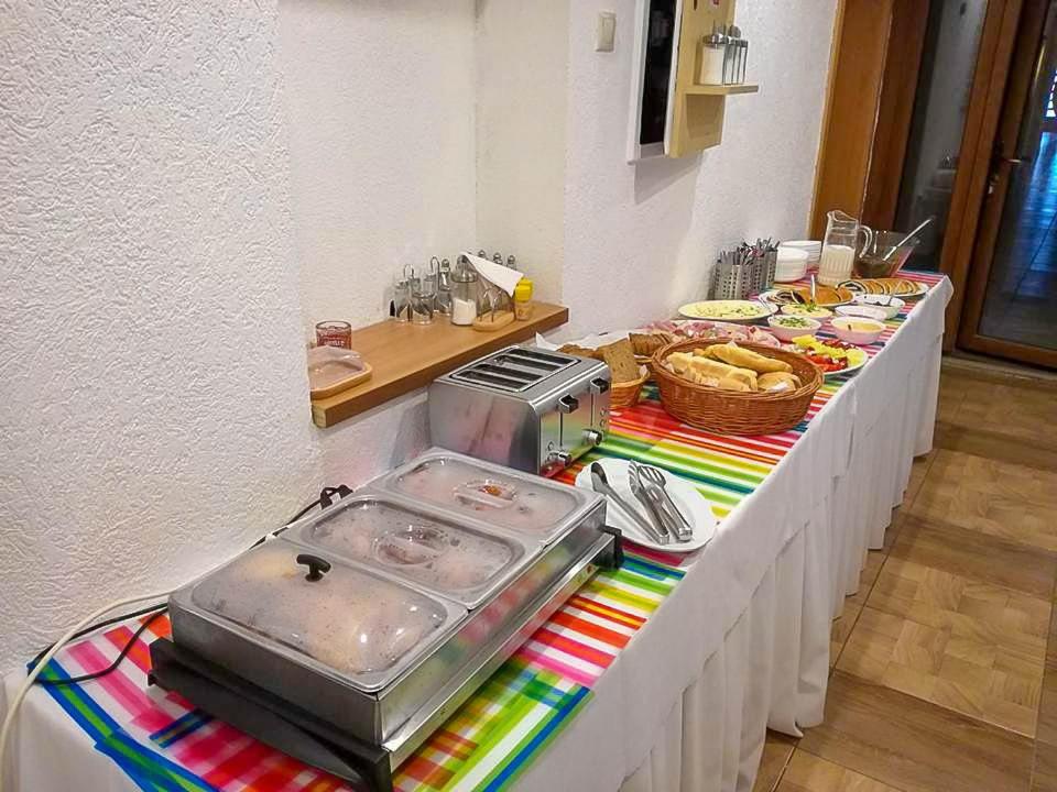 Toit hotelli aladel või selle läheduses
