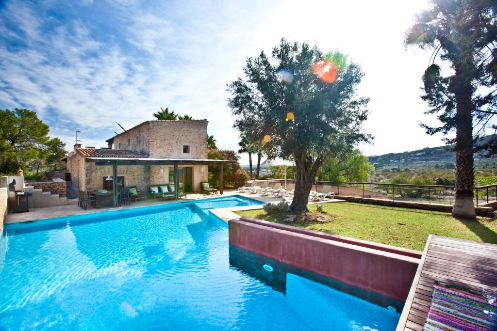 The Perfect Luxury Villa with Traditional Charm, Ibiza Villa ...