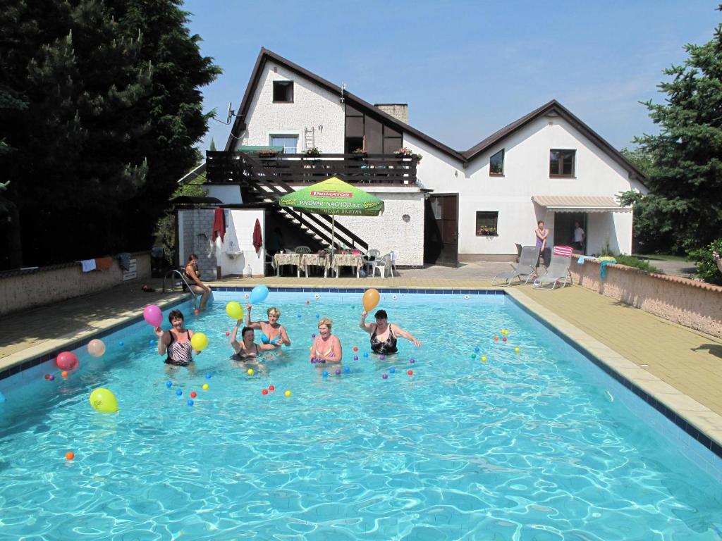 Bazén v ubytování Apartmán Real nebo v jeho okolí