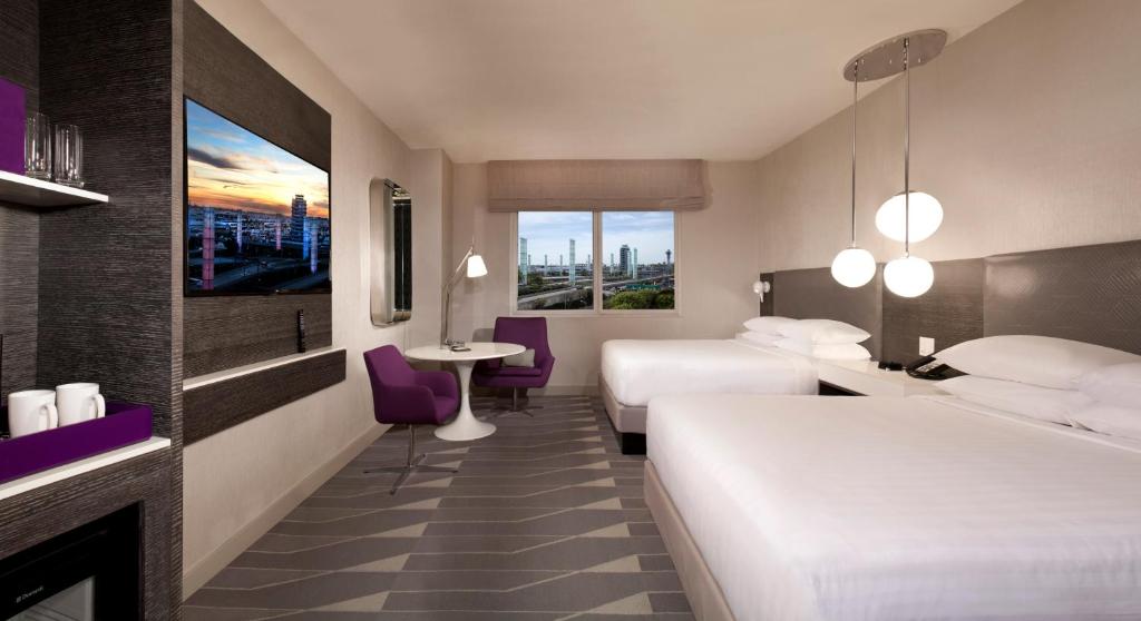 Hyatt Regency Los Angeles International Airport - Queen Room With Two Queen Beds
