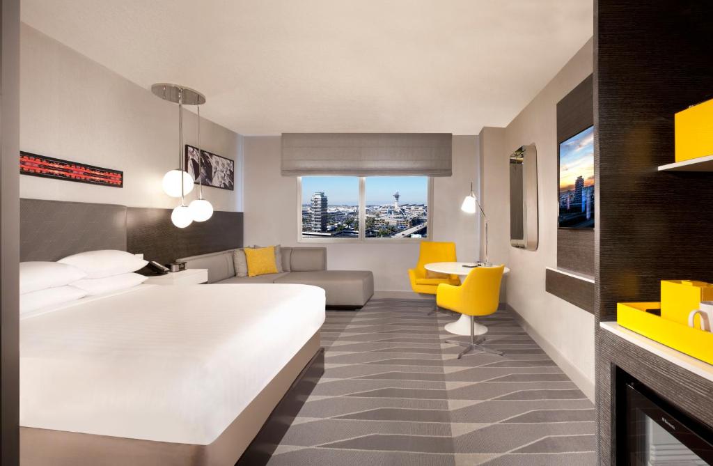 Hyatt Regency Los Angeles International Airport - One-Bedroom King Suite