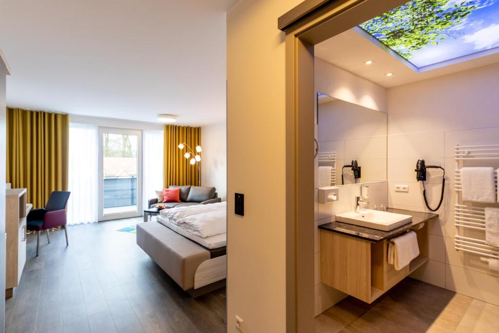 Hotel & Apartments Leugermann - Deluxe Double Room With Balcony
