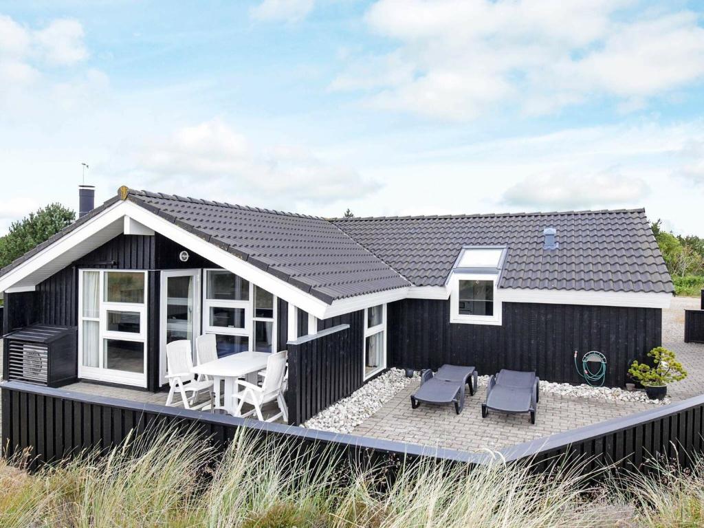Fotografie z fotogalerie ubytování Three-Bedroom Holiday home in Blåvand 15 v destinaci Blåvand