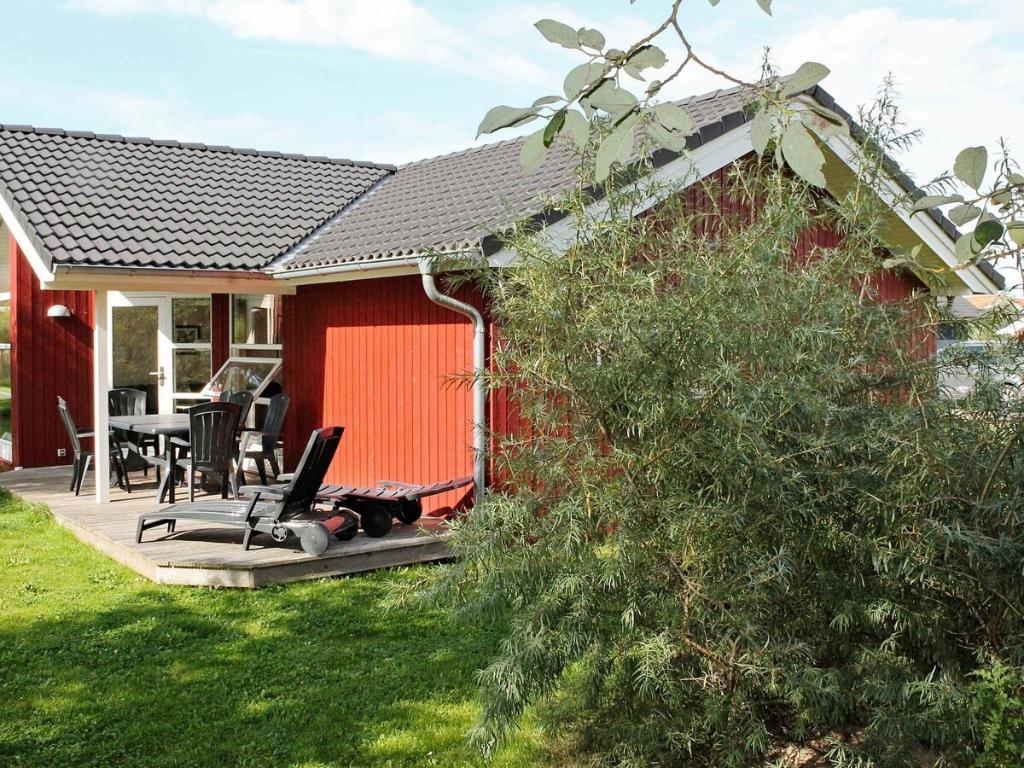Zahrada ubytování Three-Bedroom Holiday home in Großenbrode 1