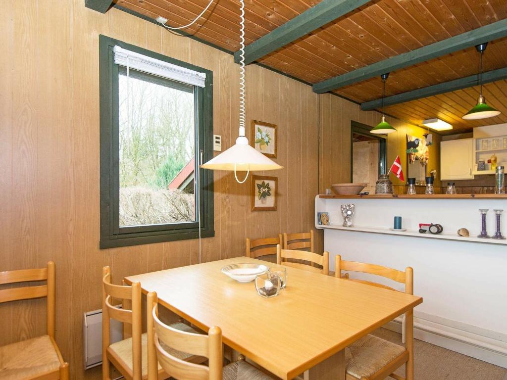 Kuchyň nebo kuchyňský kout v ubytování Holiday home Toftlund XV