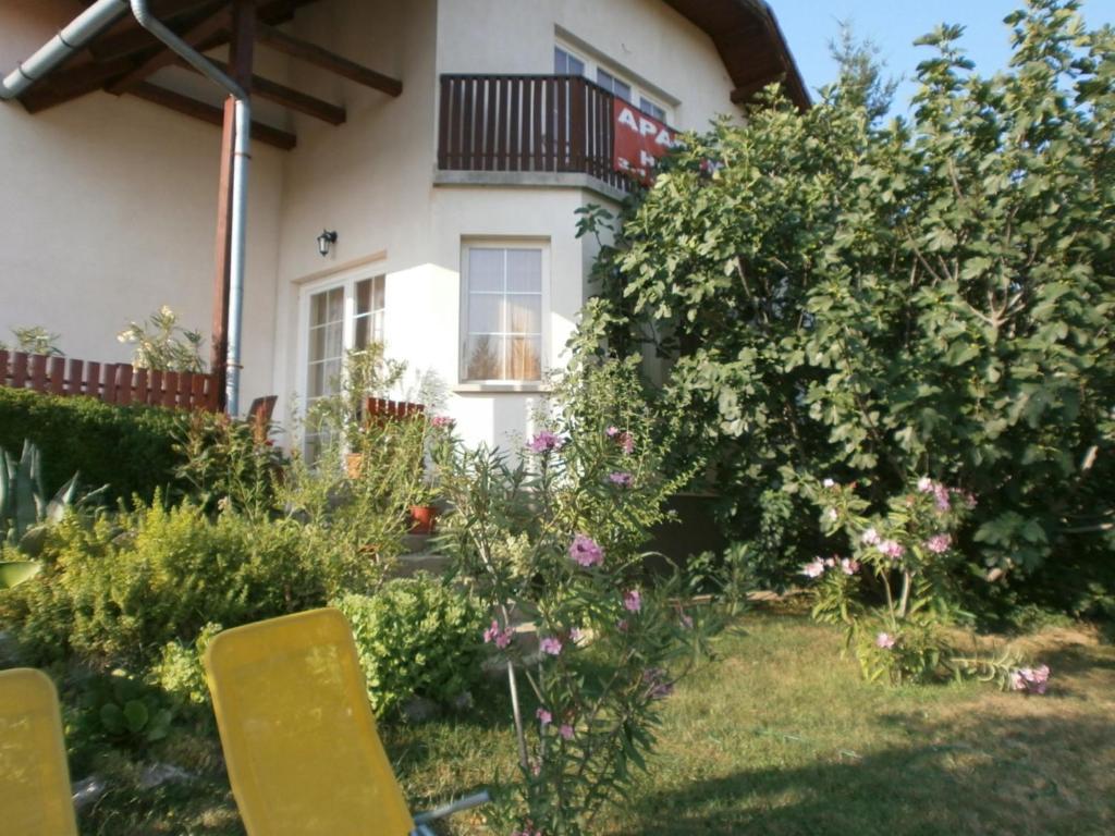 Zahrada ubytování Fehér Rózsa Apartman