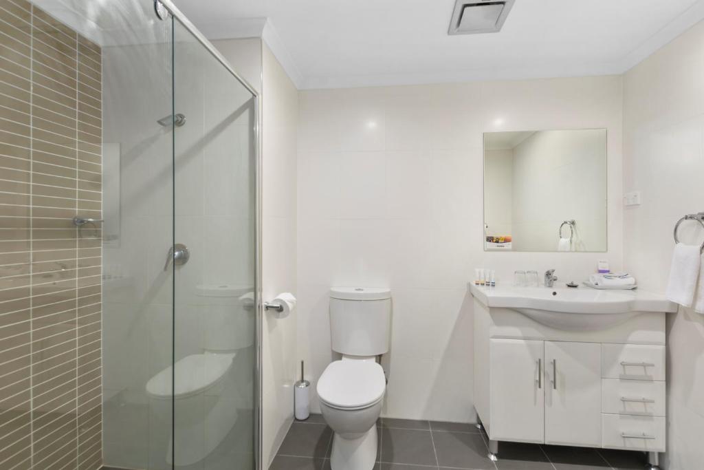 Quality Suites Pioneer Sands photo