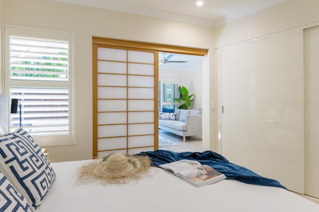 Postel nebo postele na pokoji v ubytování Shantara Resort Port Douglas - Adults Only Retreat