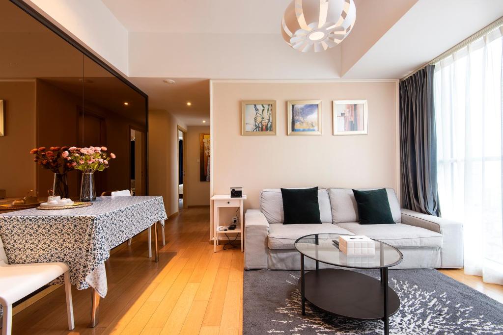 S6 Service Apartment（Chengdu Chunxi Road Taikoo Li Branch） - 大陆公民两居室公寓