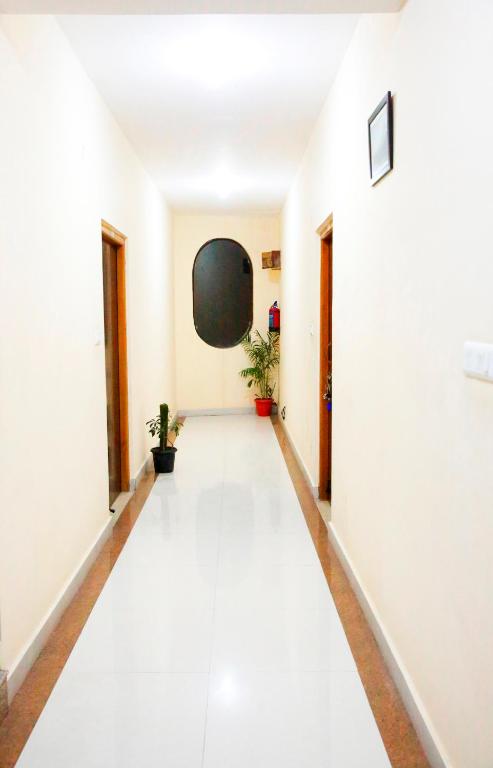 Fotografie z fotogalerie ubytování Hotel Avlokan - Near Kainchi Dham Mandir v destinaci Bhowāli