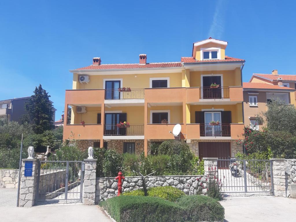 Budova, kde se apartmán nachází