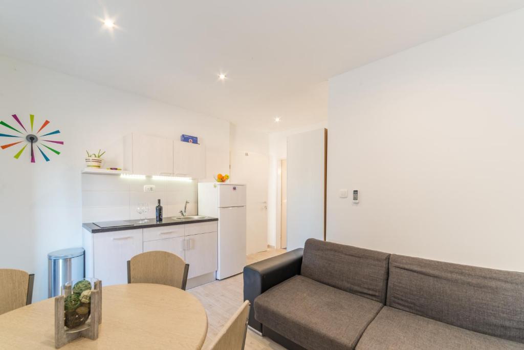 Kuchyňa alebo kuchynka v ubytovaní Apartments Keran