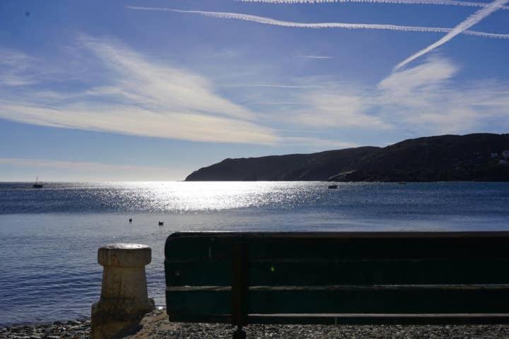 Fotografie z fotogalerie ubytování Maison de pêcheur superbe vue mer, grand jardin v destinaci Cadaqués