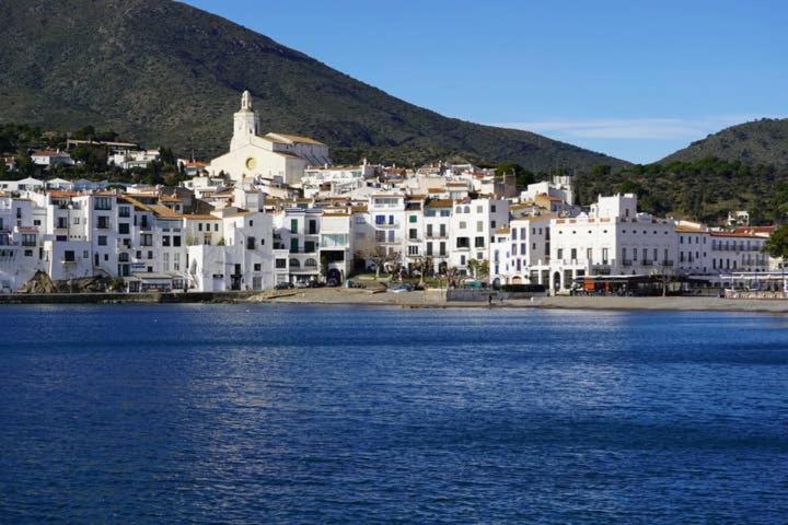 Fotografie z fotogalerie ubytování Maison de pêcheur superbe vue mer, grand jardin v destinaci Cadaqués