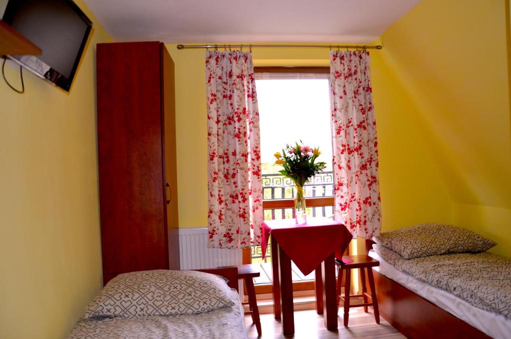 Ośrodek Wypoczynkowo-Szkoleniowy HALNY - Chambre Lits Jumeaux Avec Salle De Bains Privative