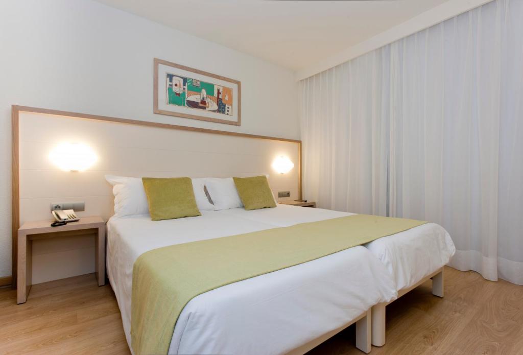 Insotel Cala Mandia Resort - Apartment With Balcony