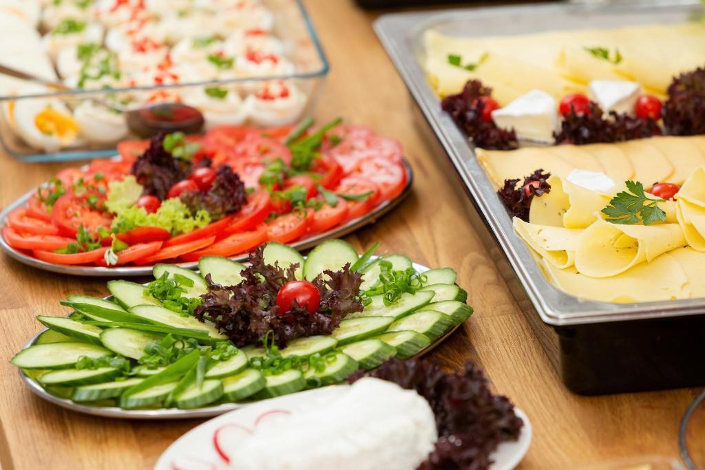 Jedlo v ubytovaní bed & breakfast alebo blízkom okolí