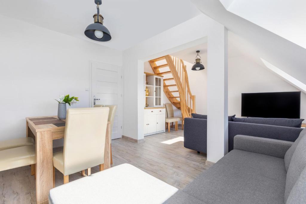 Posedenie v ubytovaní Deluxe Apartments Turystyczna by Noclegi Renters