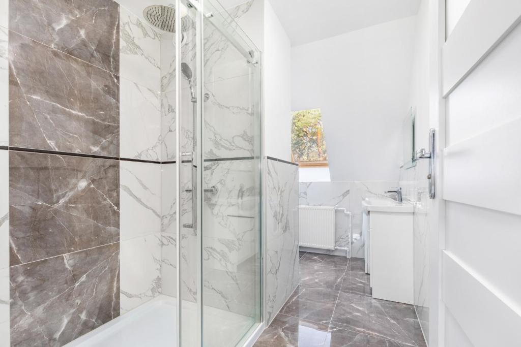 Kúpeľňa v ubytovaní Deluxe Apartments Turystyczna by Noclegi Renters