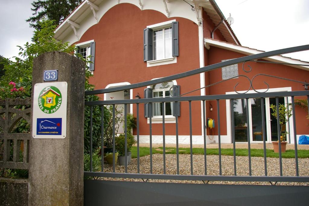 Certifikát, hodnocení, plakát nebo jiný dokument vystavený v ubytování L'Oustalet d'Anicette