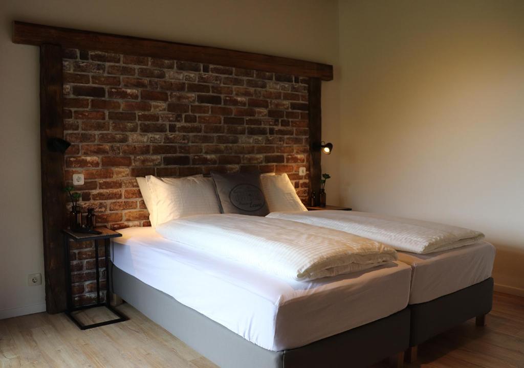 Pension Leano - Double Room With Balcony