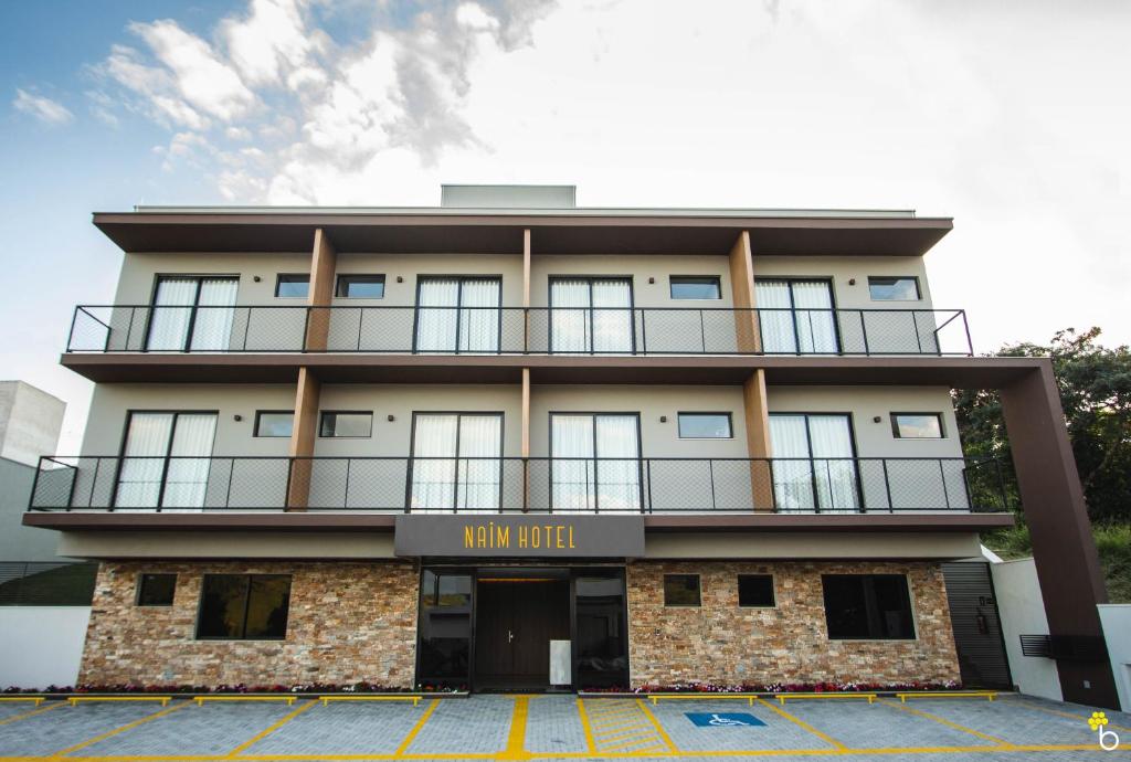  NAIM Hotel