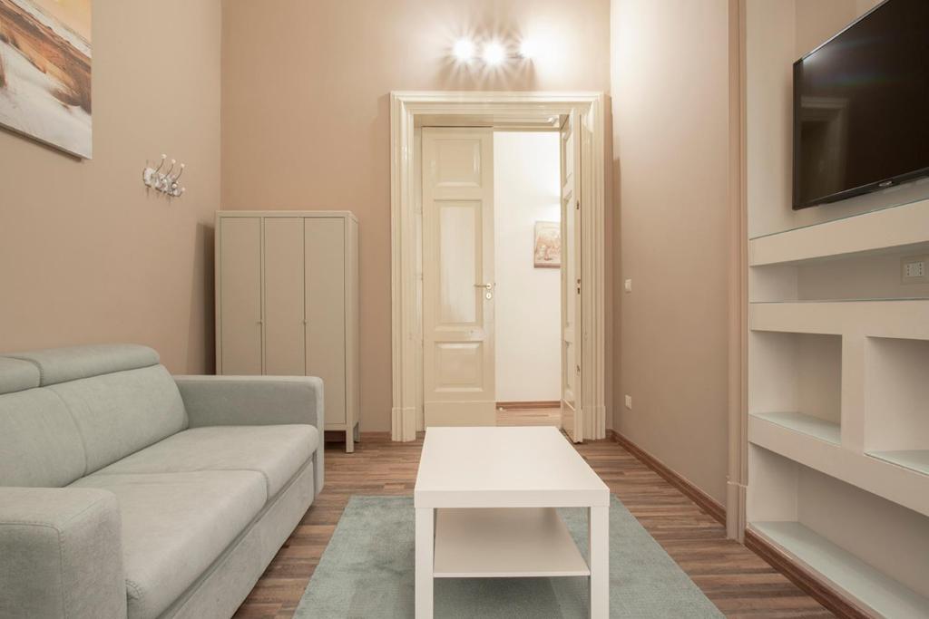 Telewizja i/lub zestaw kina domowego w obiekcie Filomena Suite Luxury Apartment