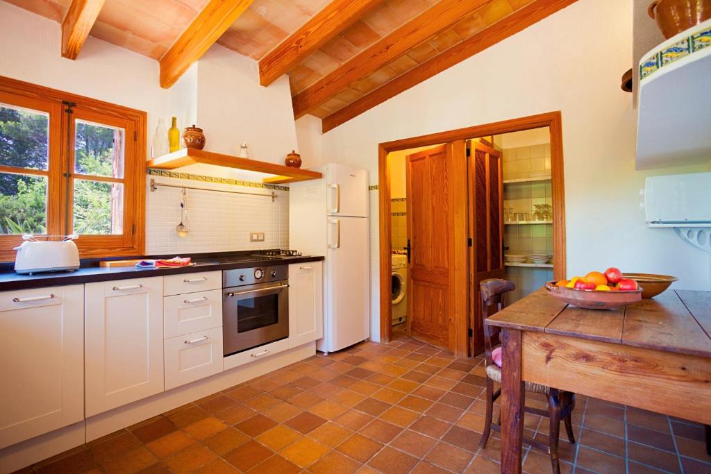 Kuchyň nebo kuchyňský kout v ubytování Finca Gloria by Sealand Villas