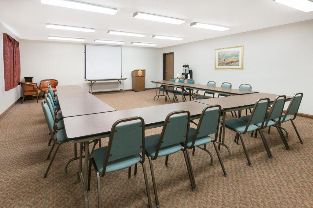 Konferenční prostory v ubytování Super 8 by Wyndham Grapevine/DFW Airport Northwest