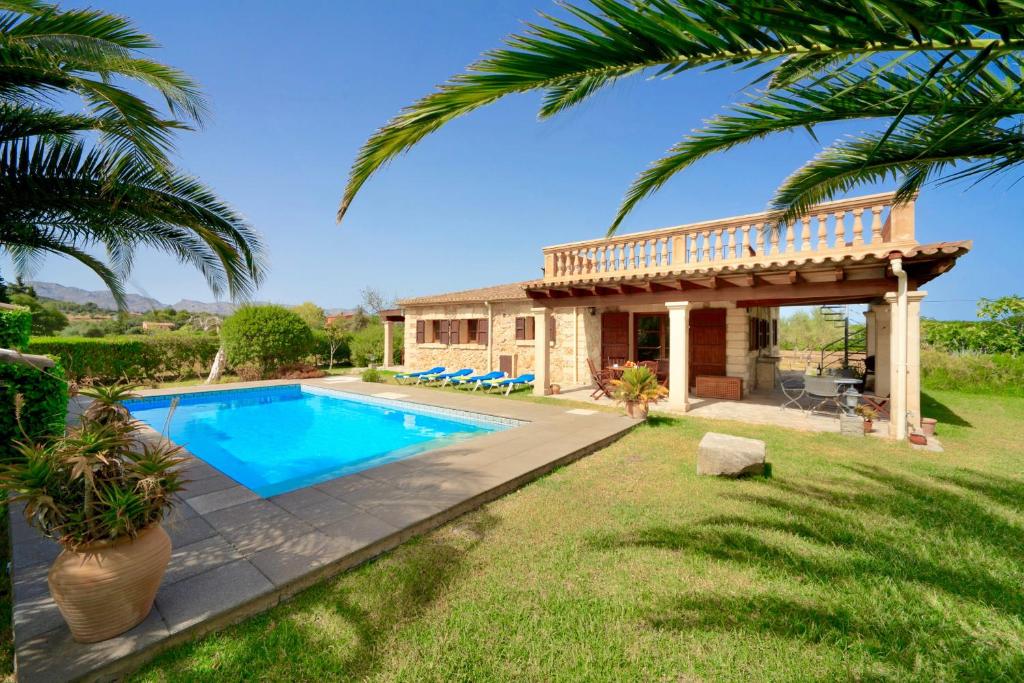 Bazén v ubytování Villa Xinito by Sealand Villas nebo v jeho okolí