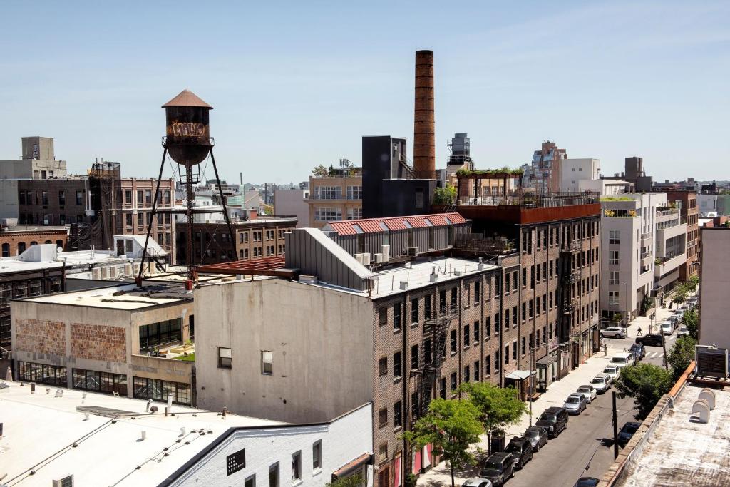 Nespecifikovaný výhled na destinaci Brooklyn nebo výhled na město při pohledu z hotelu