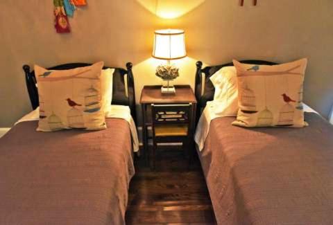 Postel nebo postele na pokoji v ubytování Gardner Farm Inn