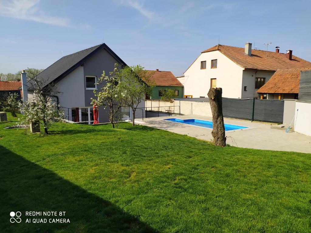 Bazén v ubytování Vila pod Majákem nebo v jeho okolí