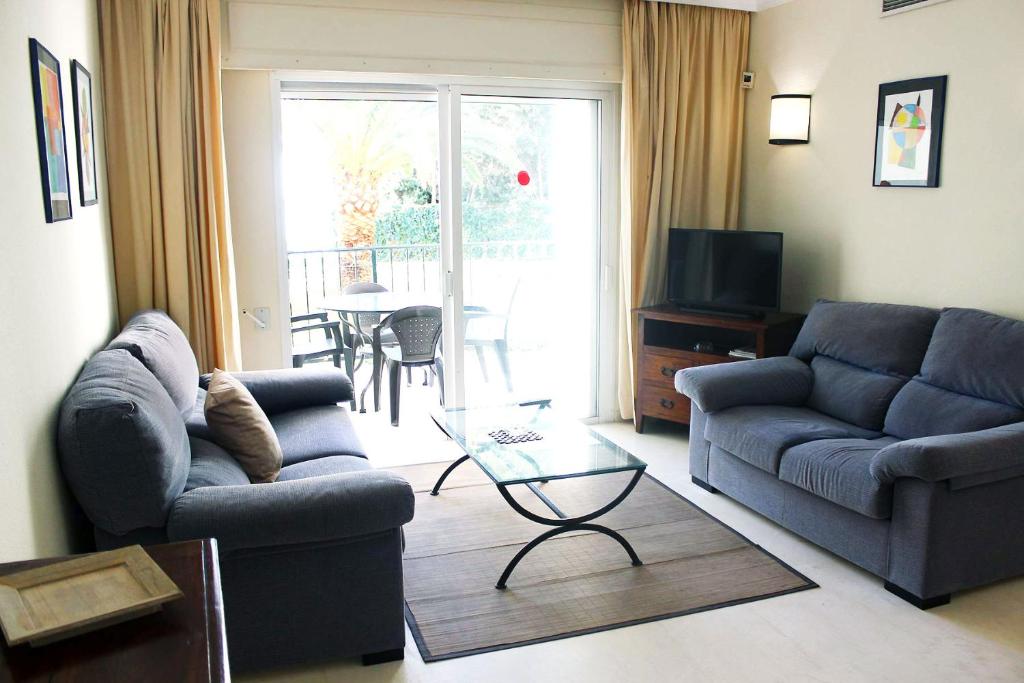 Hacienda Beach - Two-Bedroom Apartment With Sea View (2-4 Adults)