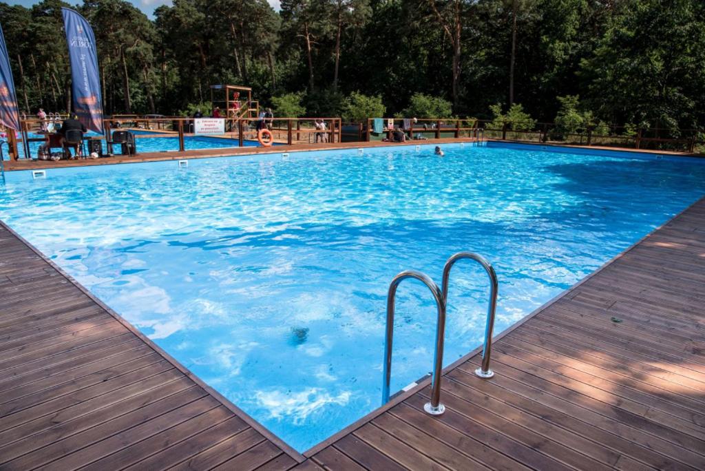 Bazén v ubytování Hotel i Camping Tramp nebo v jeho okolí
