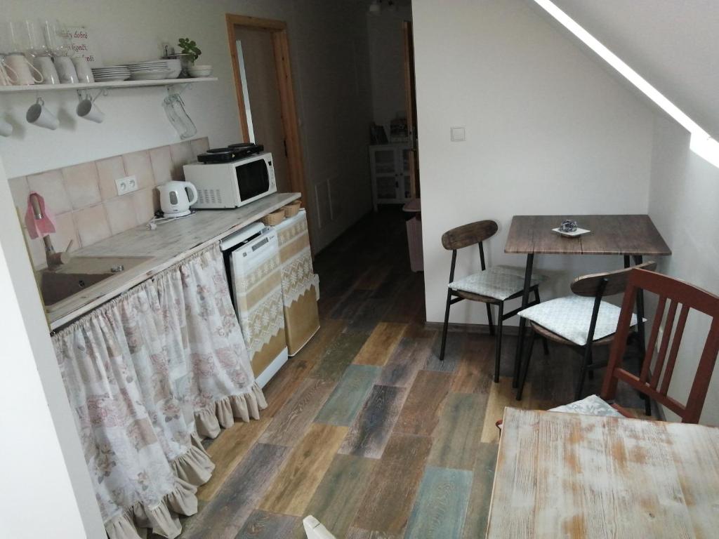 Kuchyň nebo kuchyňský kout v ubytování Ubytování Otín
