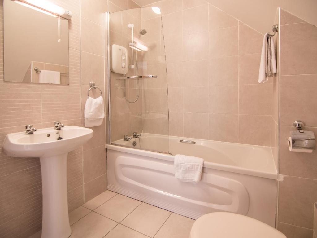 Koupelna v ubytování Donegan Court Aparthotel