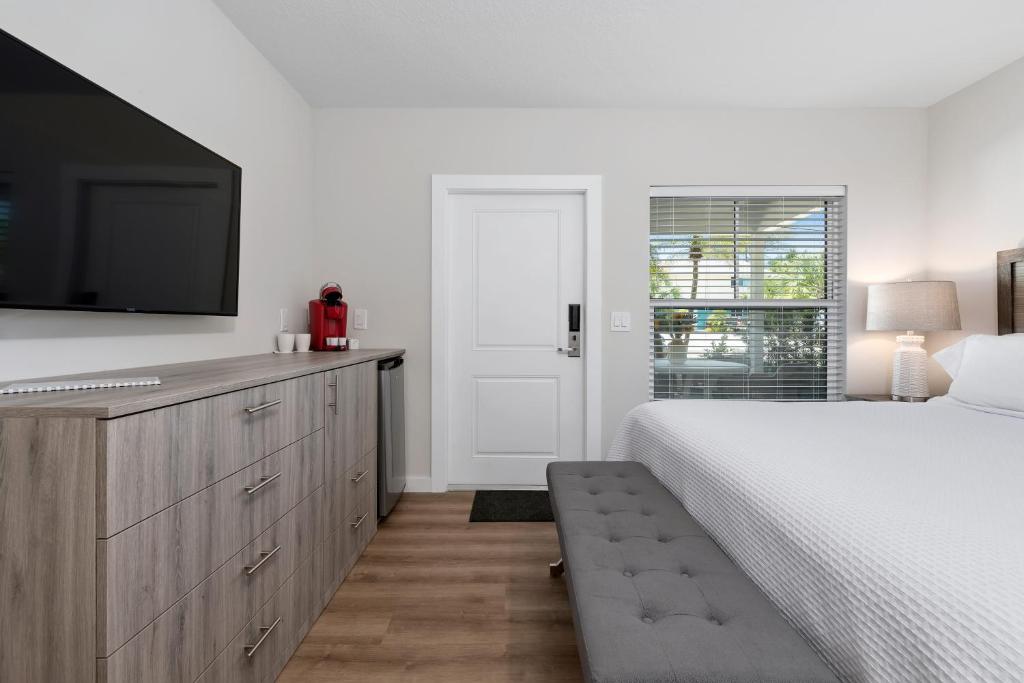 Escape Coastal Resort on Casey Key - 豪华特大号床一室公寓