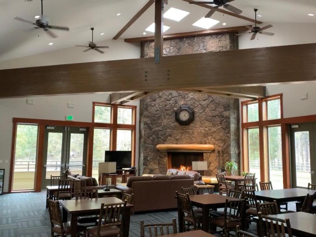 Restaurace v ubytování The Pines at Sunriver