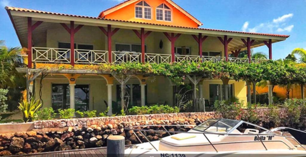 Harbor Club Waterfront Apartment, Jan Thiel (updated prices 2024)