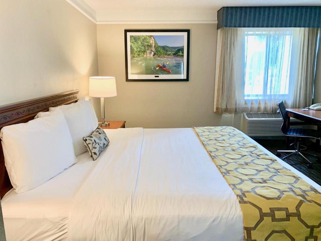 Baymont by Wyndham Texarkana - King Room - No Fumadores