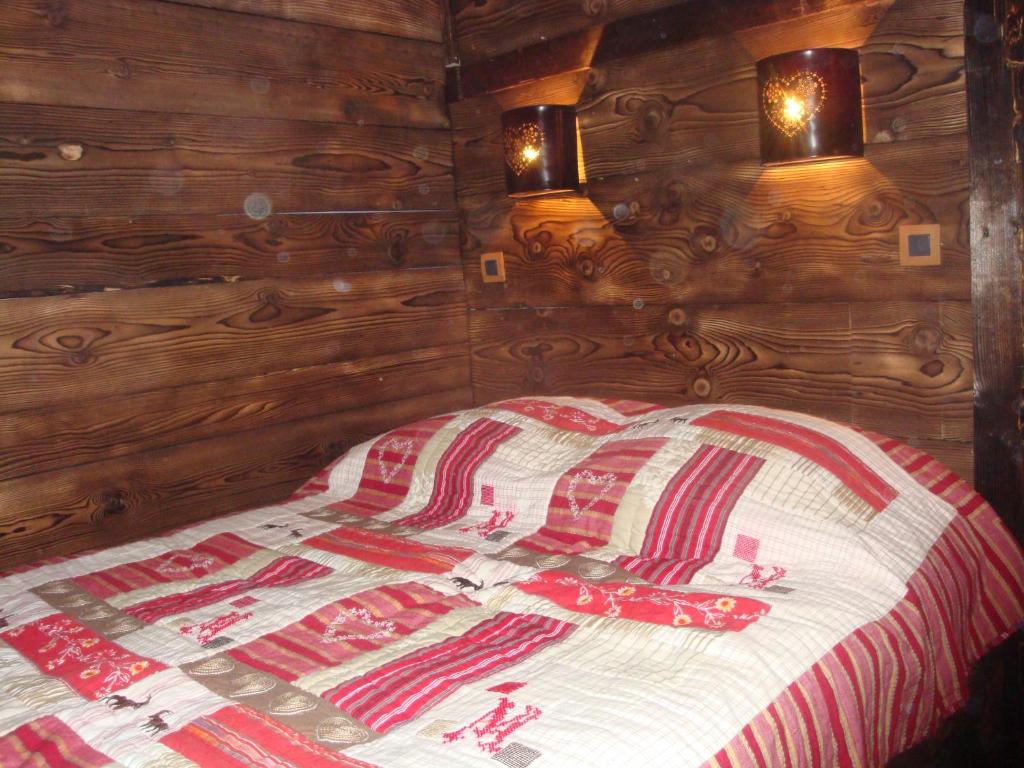 Postel nebo postele na pokoji v ubytování Chambres d'Hôtes Chalet de la Source