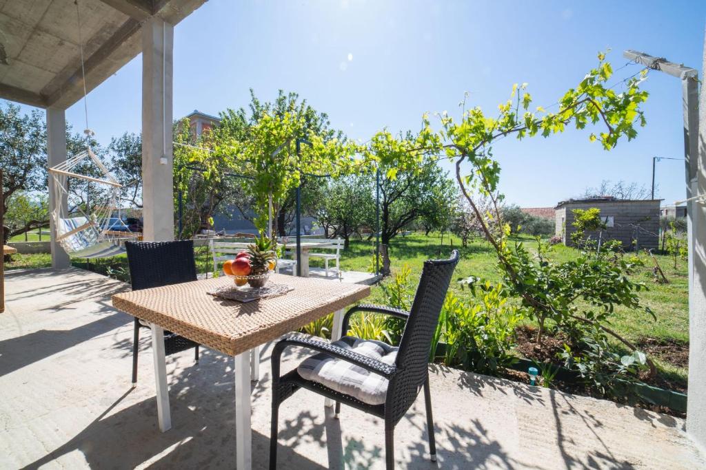 Zahrada ubytování Apartment Livaja